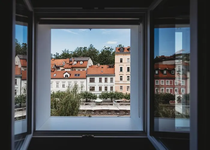 Romantic Jump Overlooking River, Free Parking Appartement Ljubljana