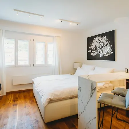 Apartment Romantic Jump Overlooking River, Free Parking Ljubljana