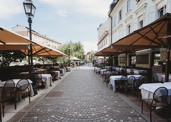 아파트 Romantic Jump Overlooking River, Free Parking 류블랴나